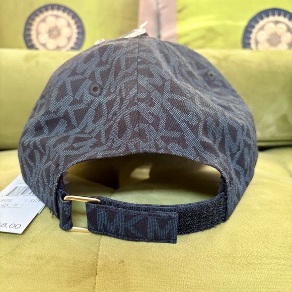 Michael Kors Monogram Cap - Picture 9 of 10